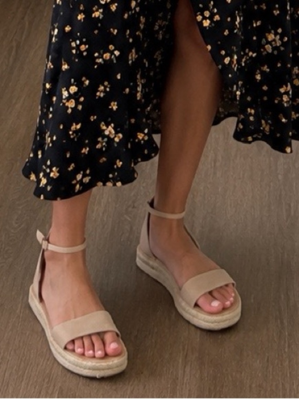 Source Unknown Beige Espadrille Ankle-Strap Sandals